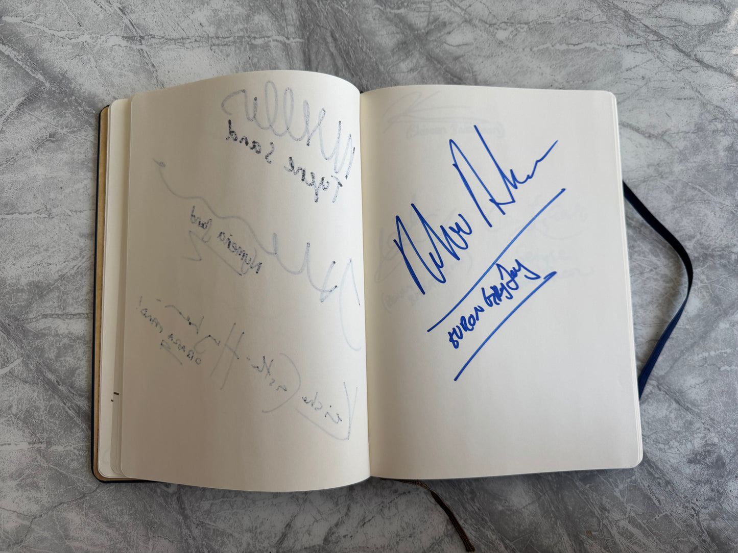 Game Of Thrones Notebook Signed By 102 Cast Members