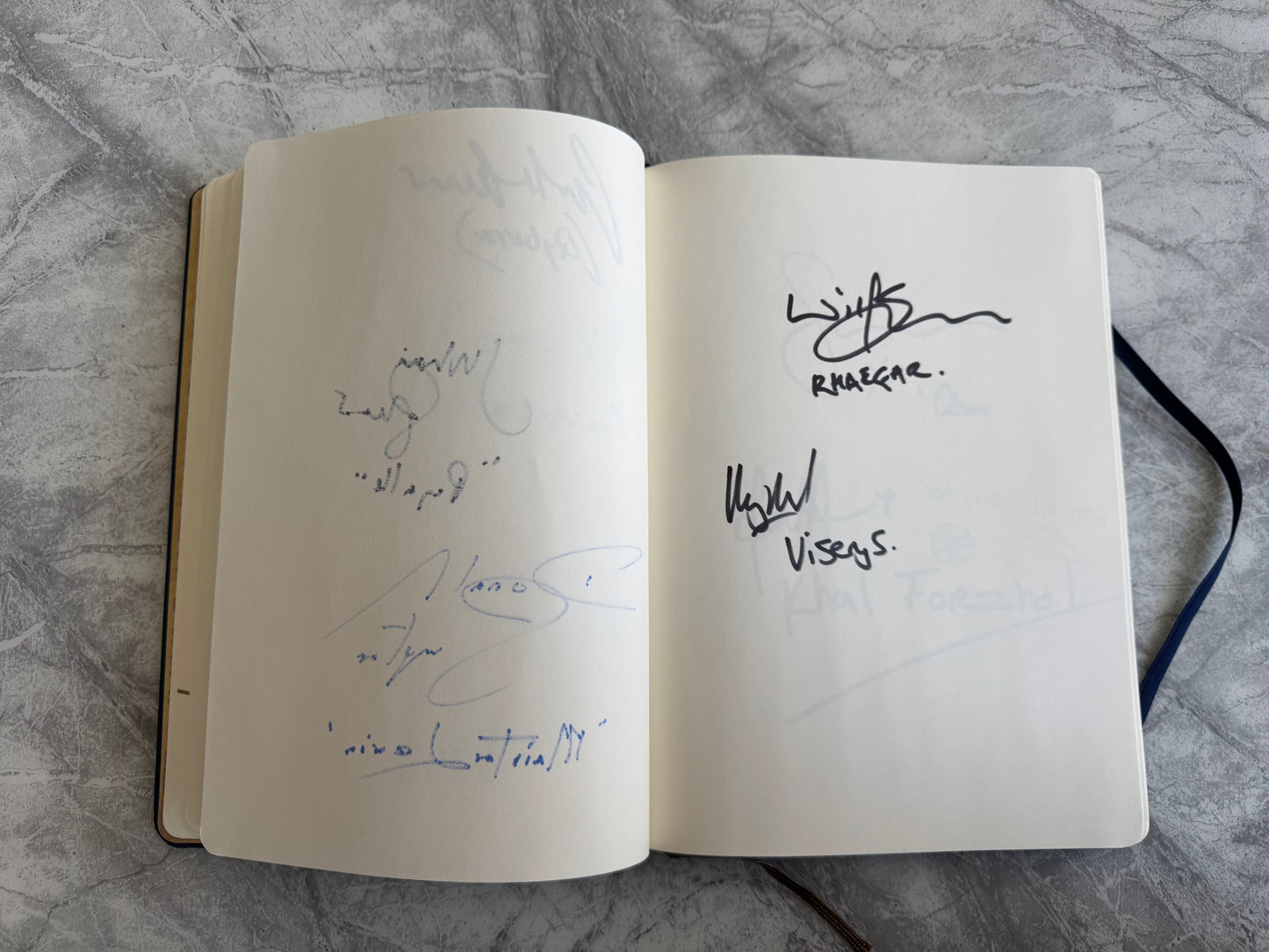 Game Of Thrones Notebook Signed By 102 Cast Members