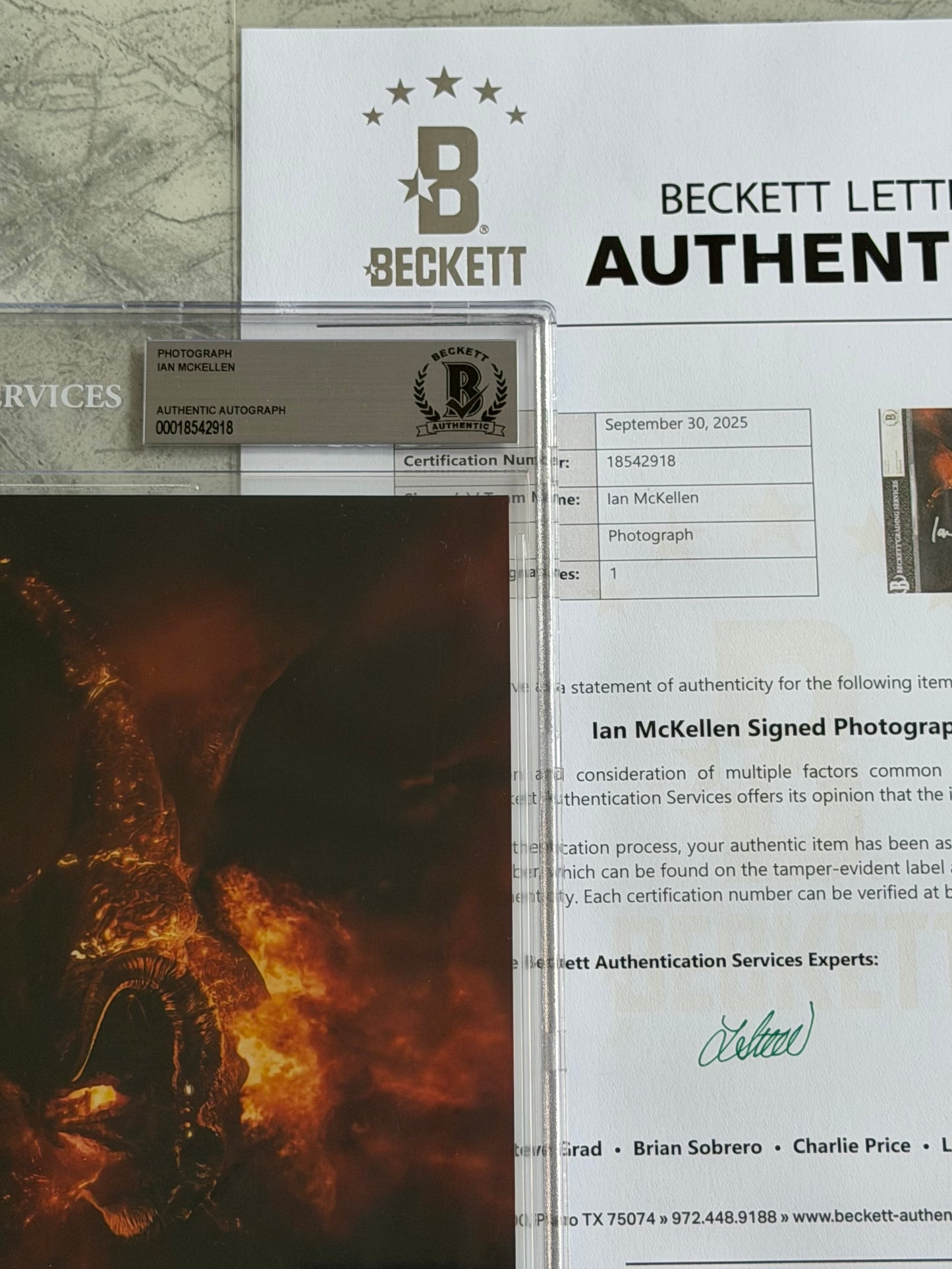 Sir Ian Mckellen Signed LOTR 8x10” Photo - Beckett Authenticated & Encapsulated