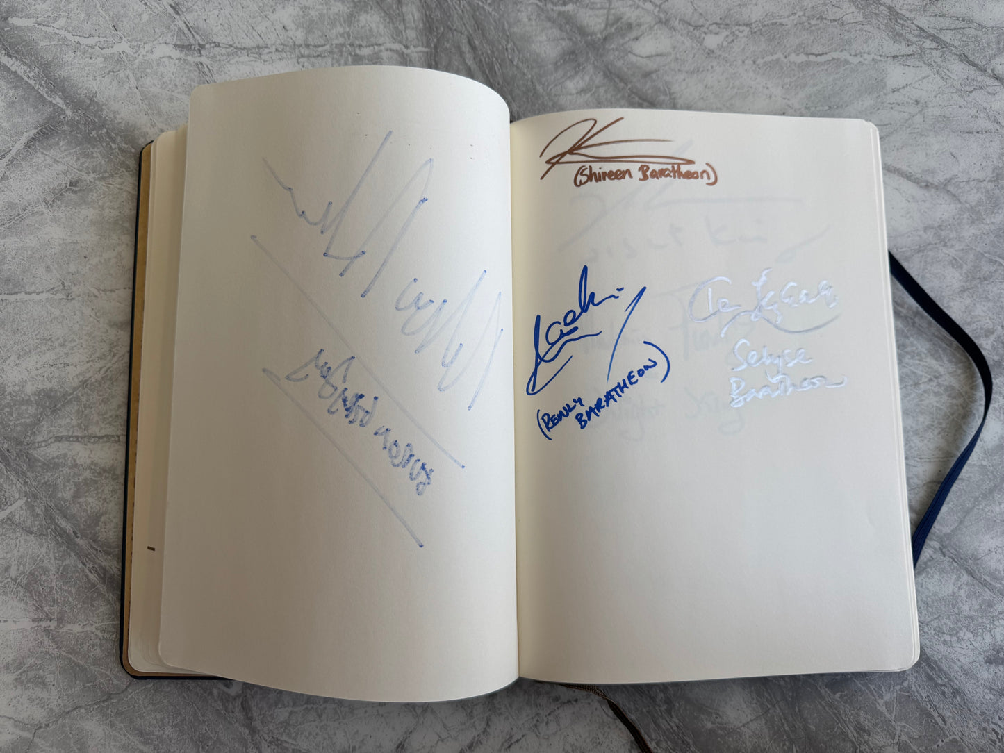 Game Of Thrones Notebook Signed By 102 Cast Members