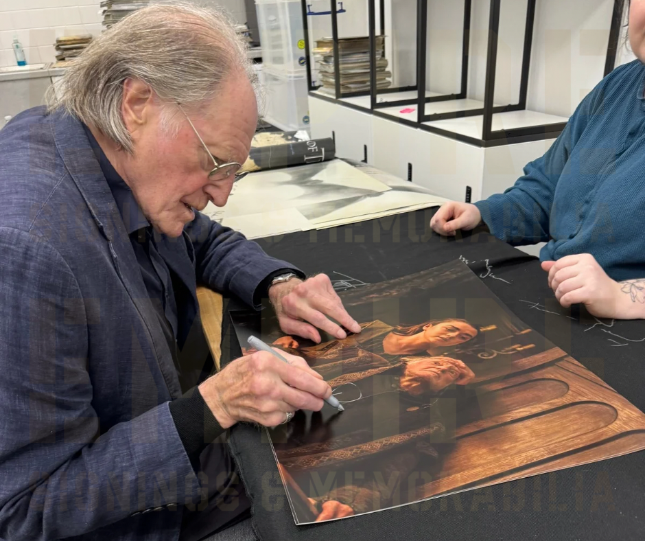 David Bradley Signed Game Of Thrones 16x20” Photo