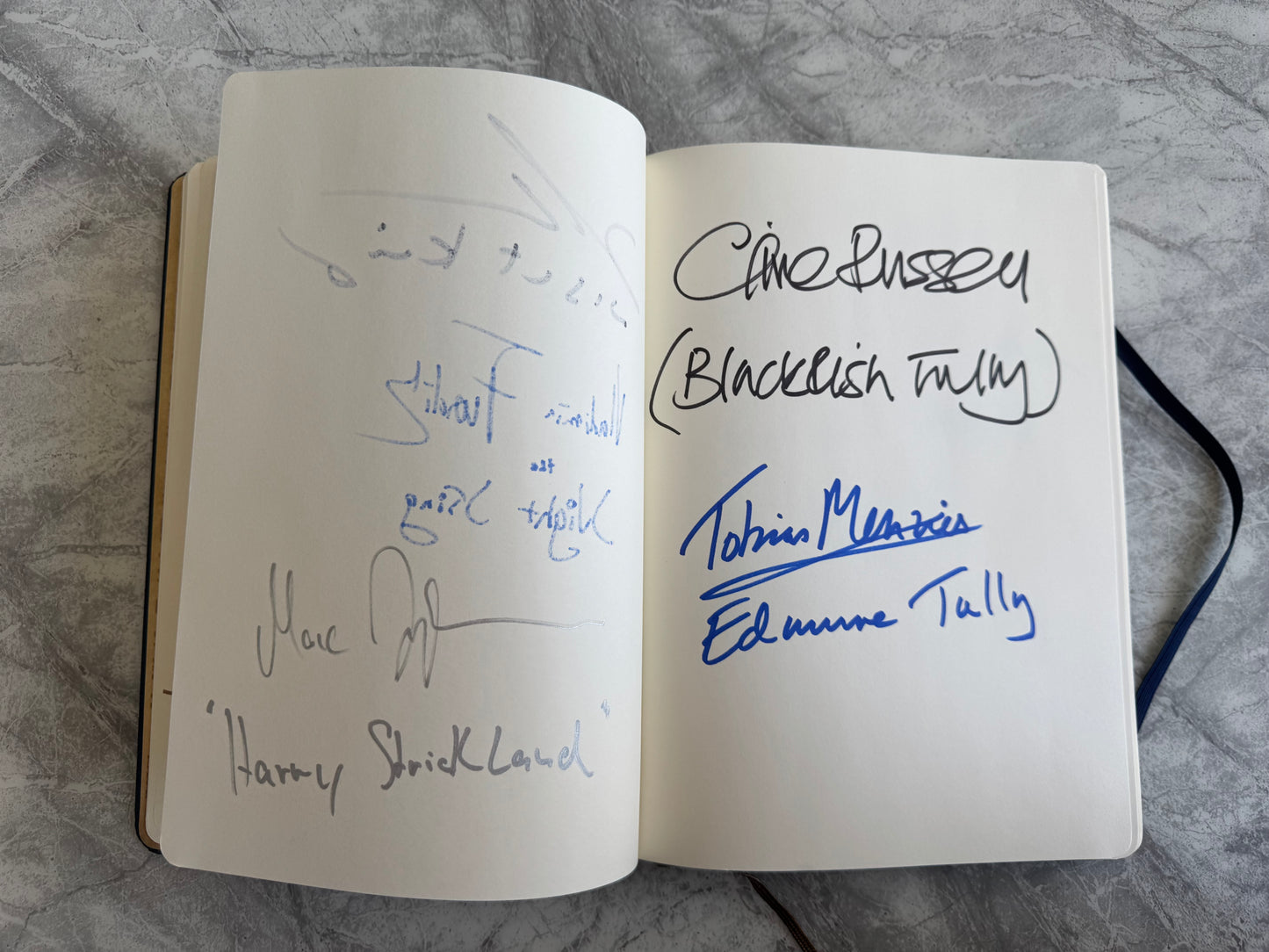 Game Of Thrones Notebook Signed By 102 Cast Members