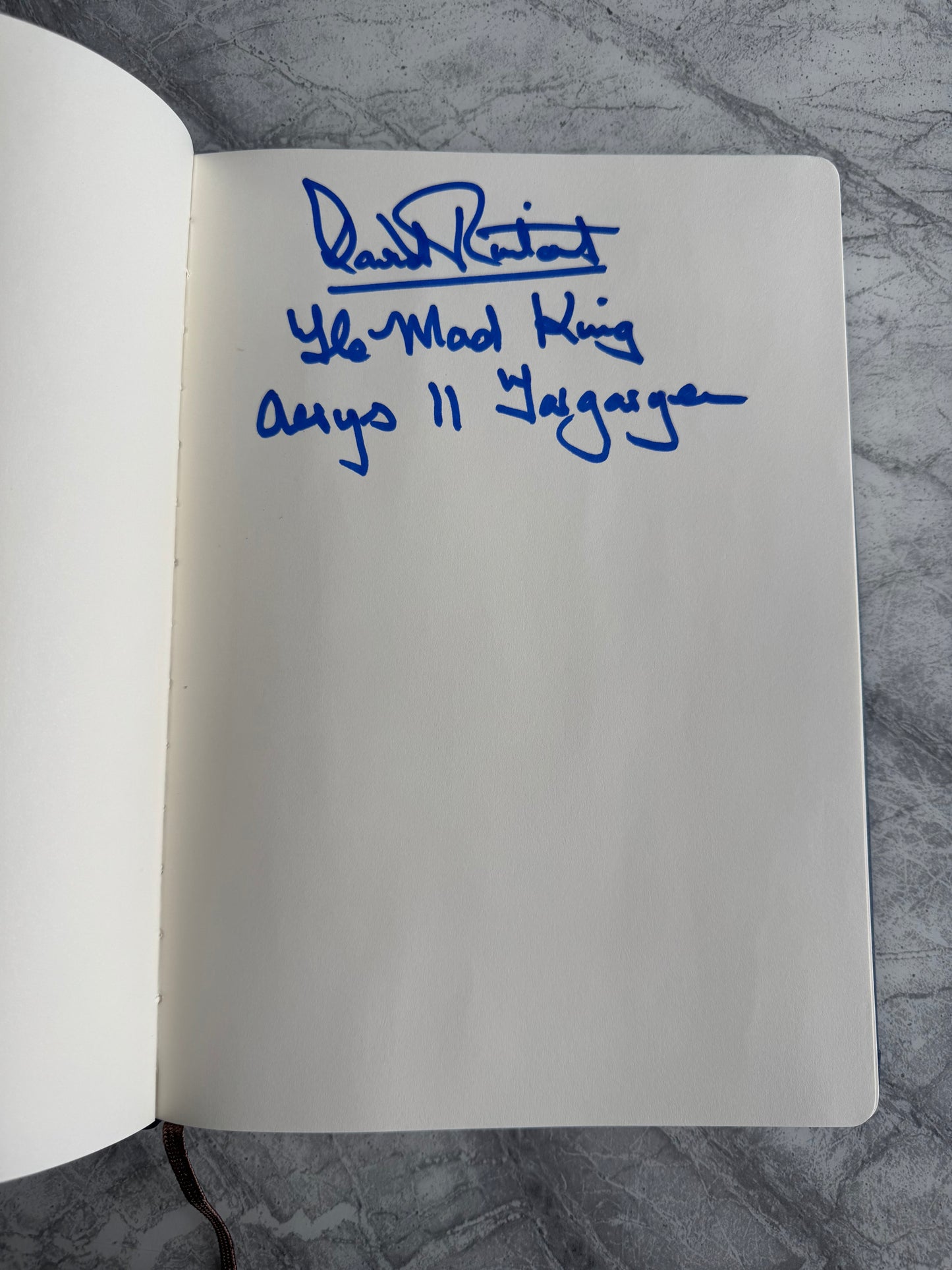 Game Of Thrones Autograph Book Signed By 22 Cast Members