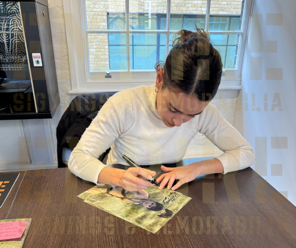 Rosabell Laurenti-Sellers Signed Game Of Thrones 8x10” Photo
