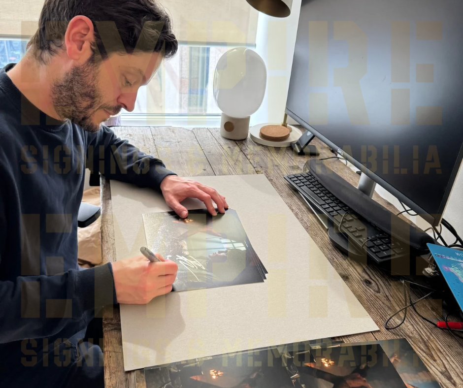 Iwan Rheon Signed Game Of Thrones 8x10” Photo