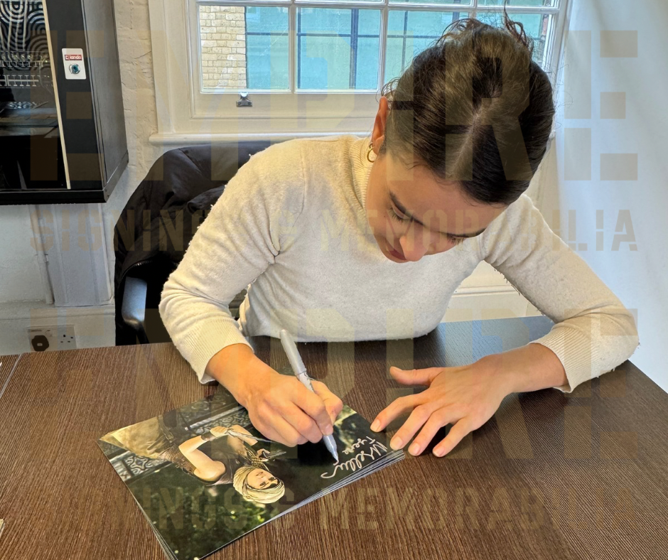 Rosabell Laurenti-Sellers Signed Game Of Thrones 8x10” Photo