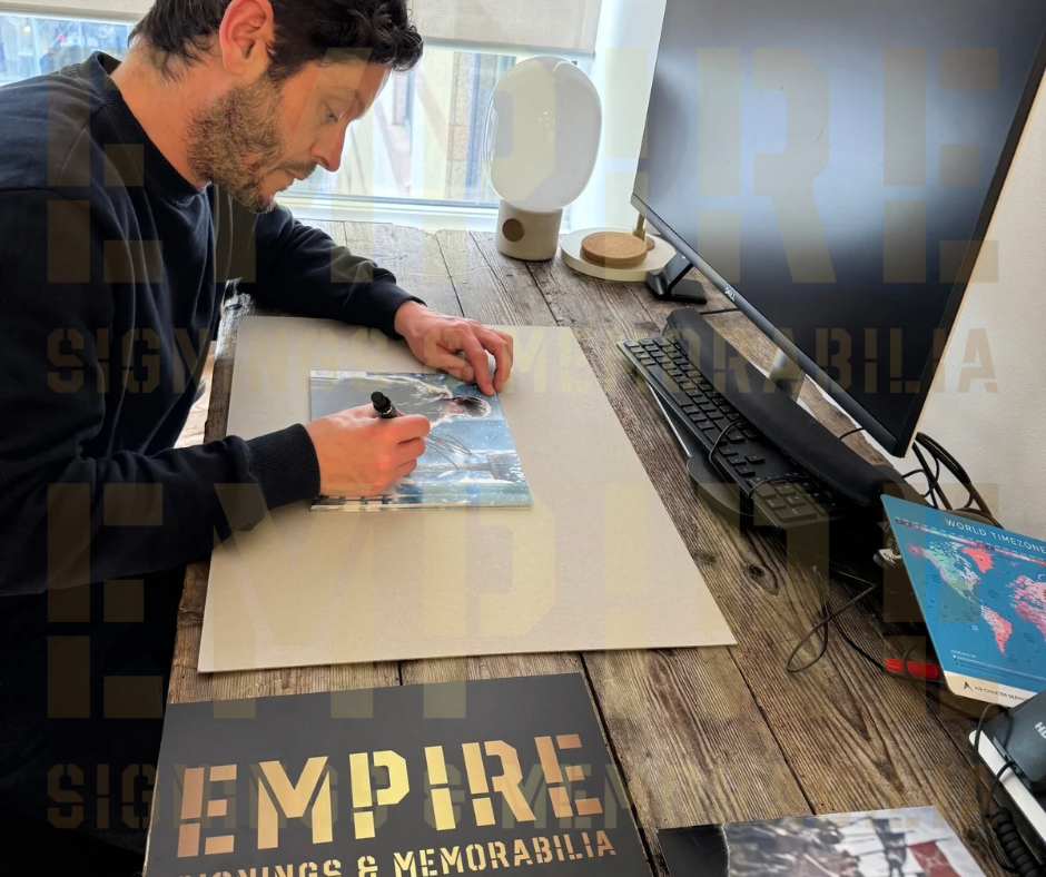 Iwan Rheon Signed Game Of Thrones 8x10” Photo - Beckett Authenticated