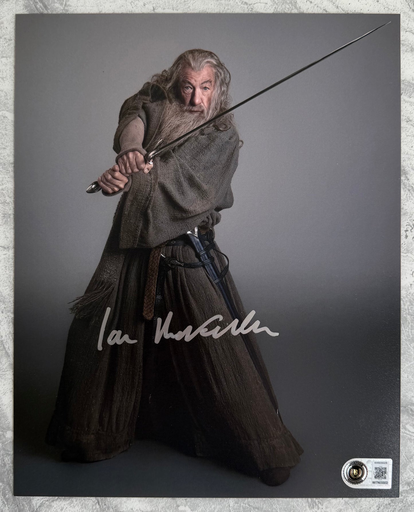 Sir Ian McKellen Signed The Lord Of The Rings 8x10” Photo - Beckett Witnessed Authentication