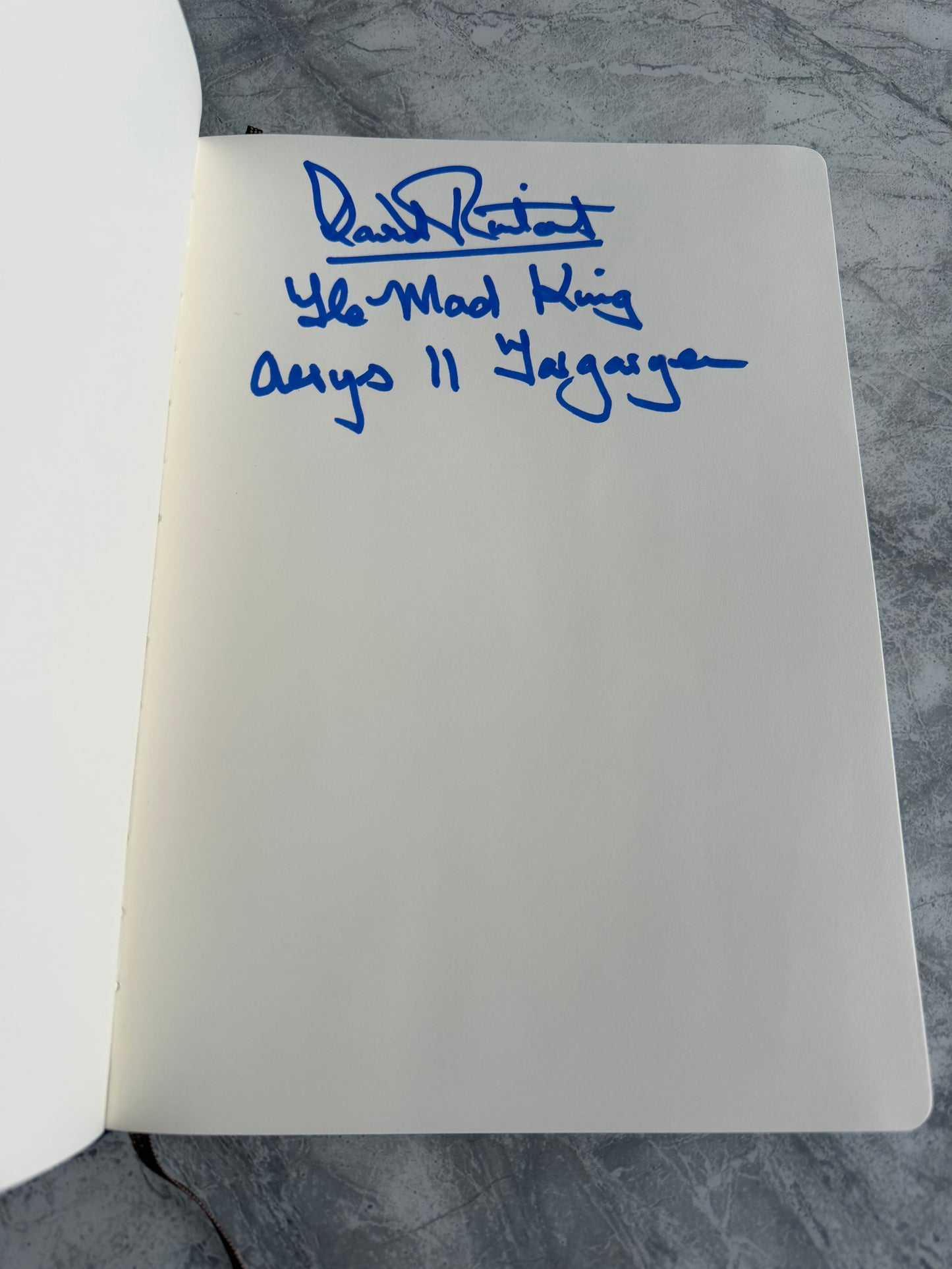 Game Of Thrones Autograph Book Signed By 25 Cast Members