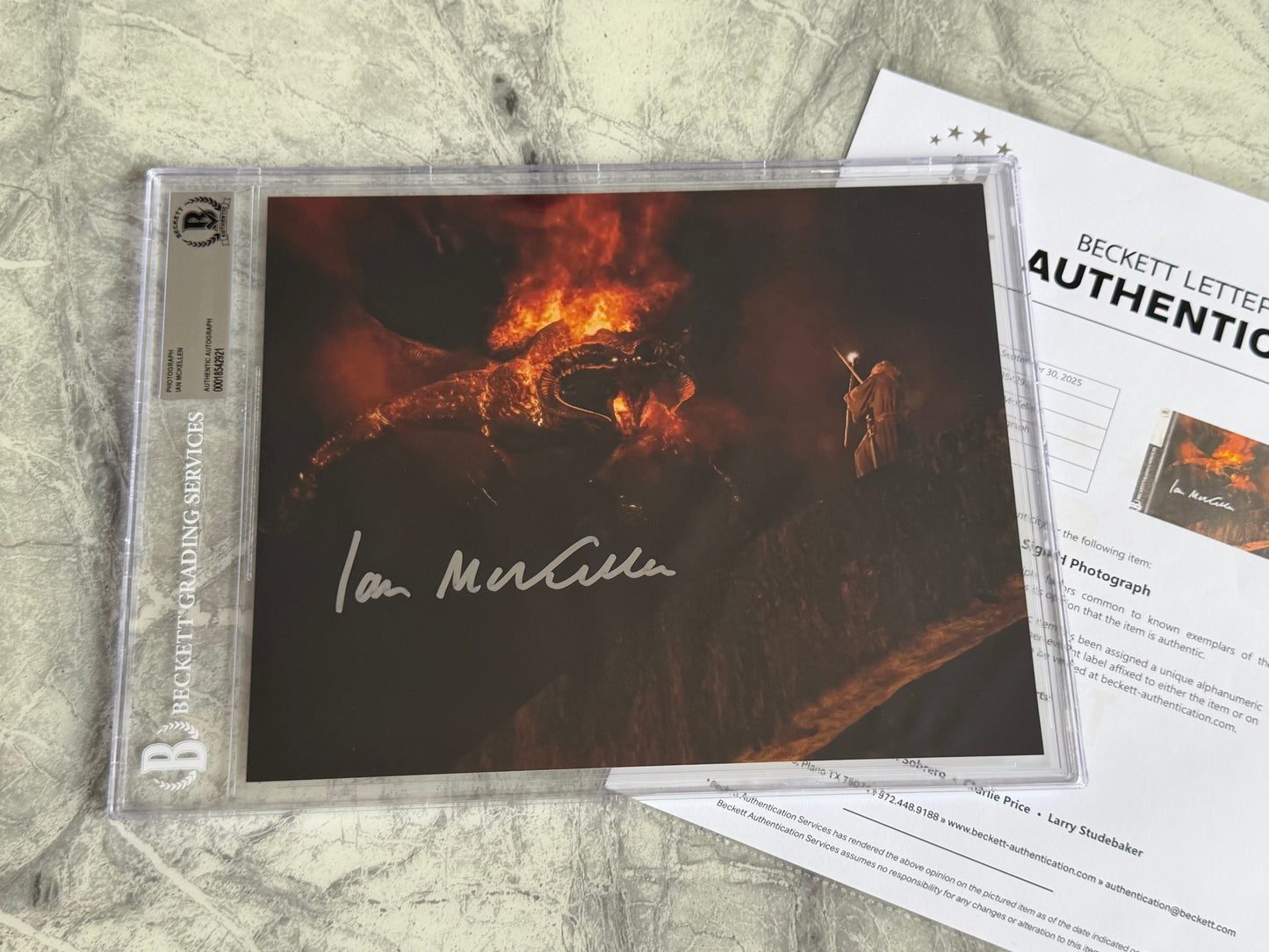 Sir Ian Mckellen Signed LOTR 8x10” Photo - Beckett Authenticated & Encapsulated