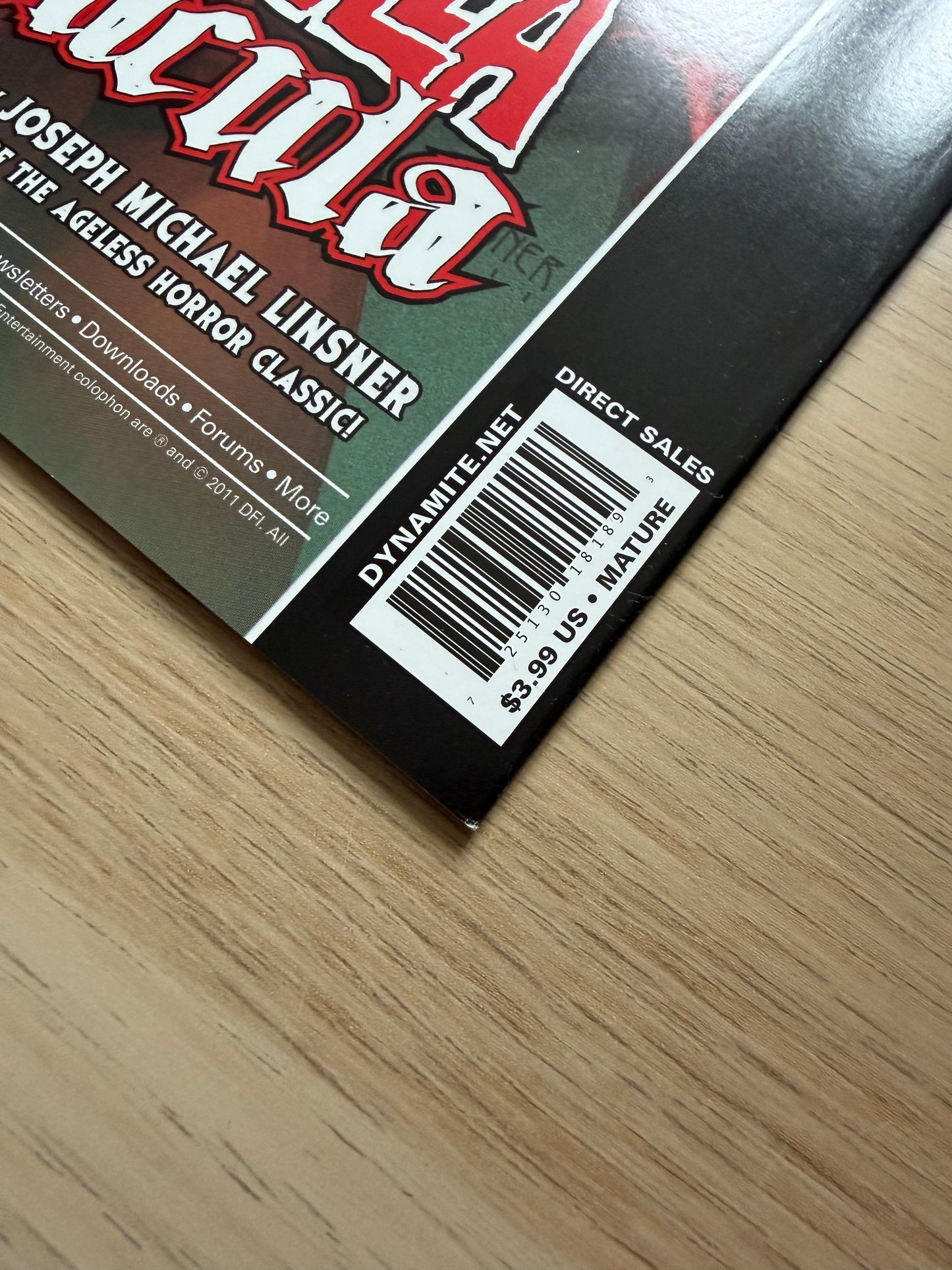 Emilia Clarke Signed Game Of Thrones Comic Book