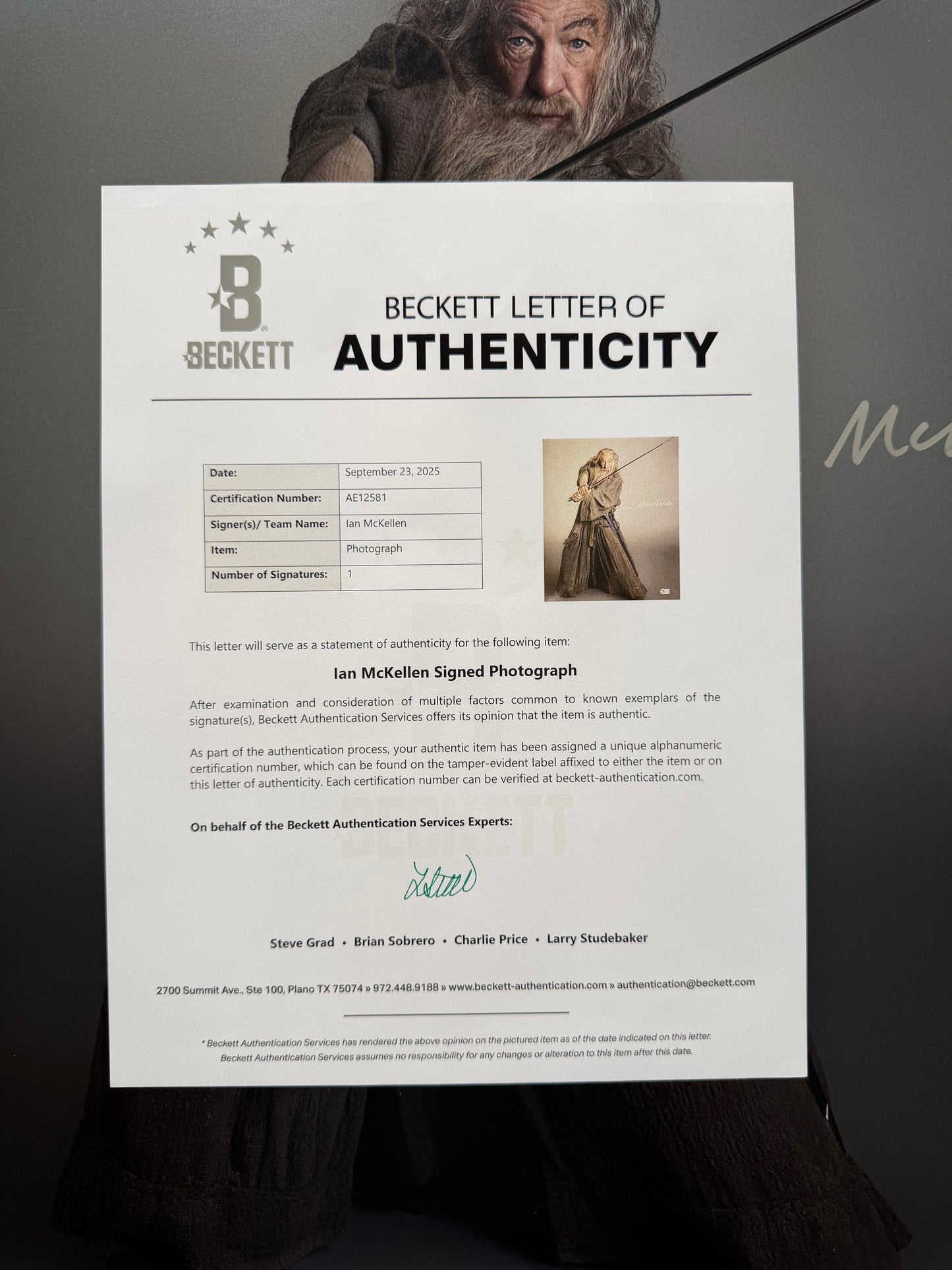 Sir Ian Mckellen Signed LOTR 16x20” Photo - Full Beckett Letter Of Authenticity