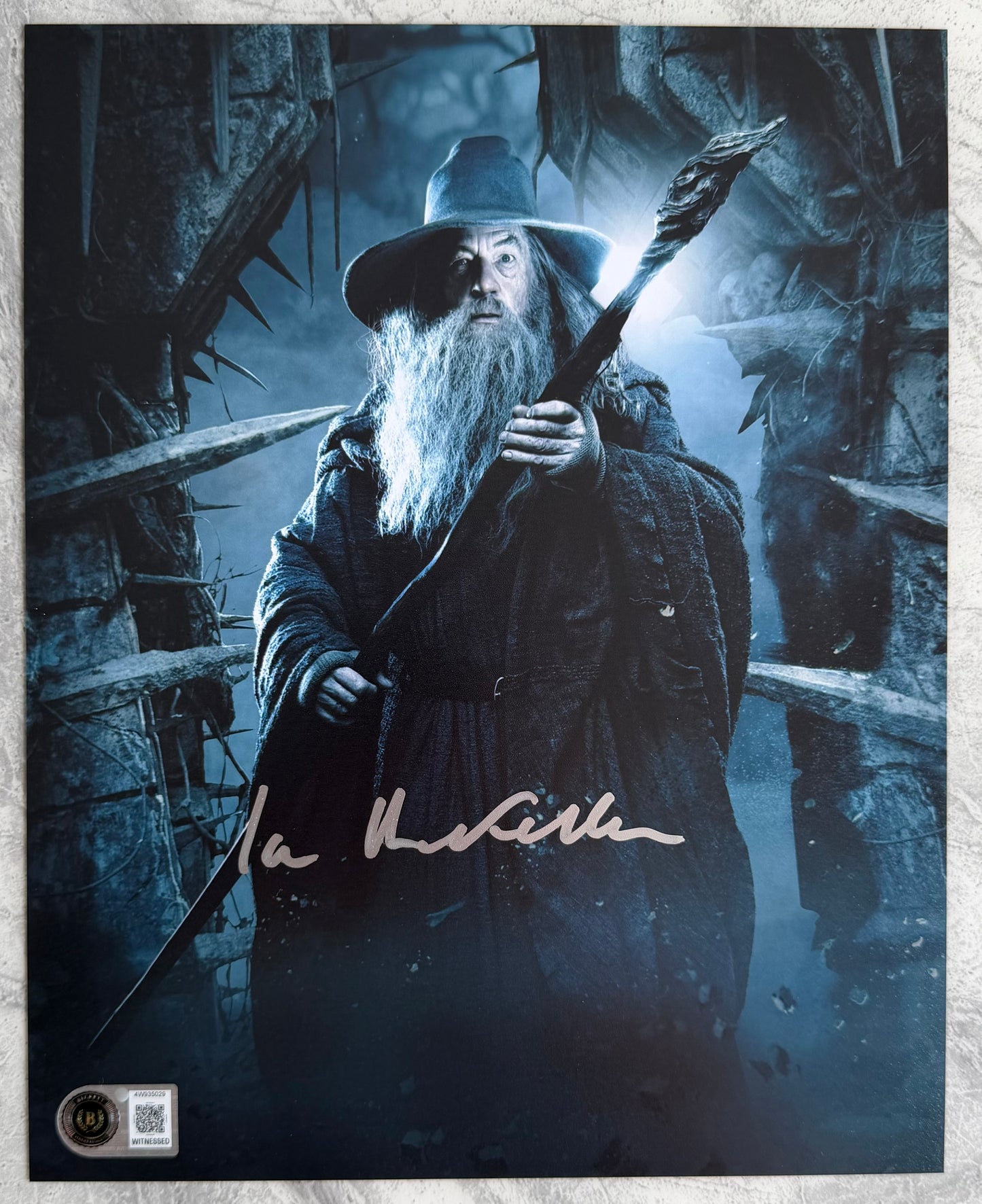 Sir Ian McKellen Signed The Hobbit 8x10” Photo - Beckett Witnessed Authentication