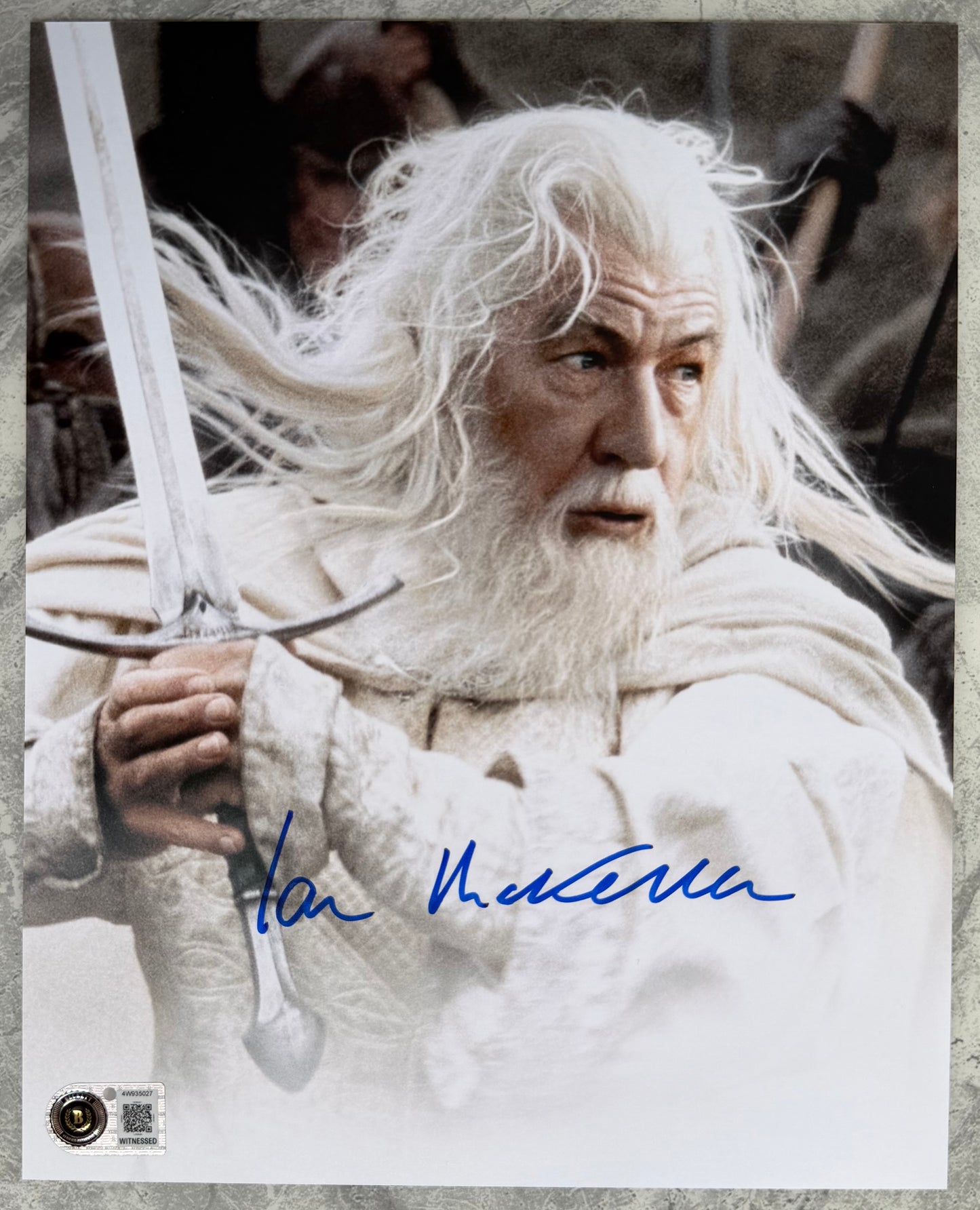 Sir Ian McKellen Signed The Lord Of The Rings 8x10” Photo - Beckett Witnessed Authentication
