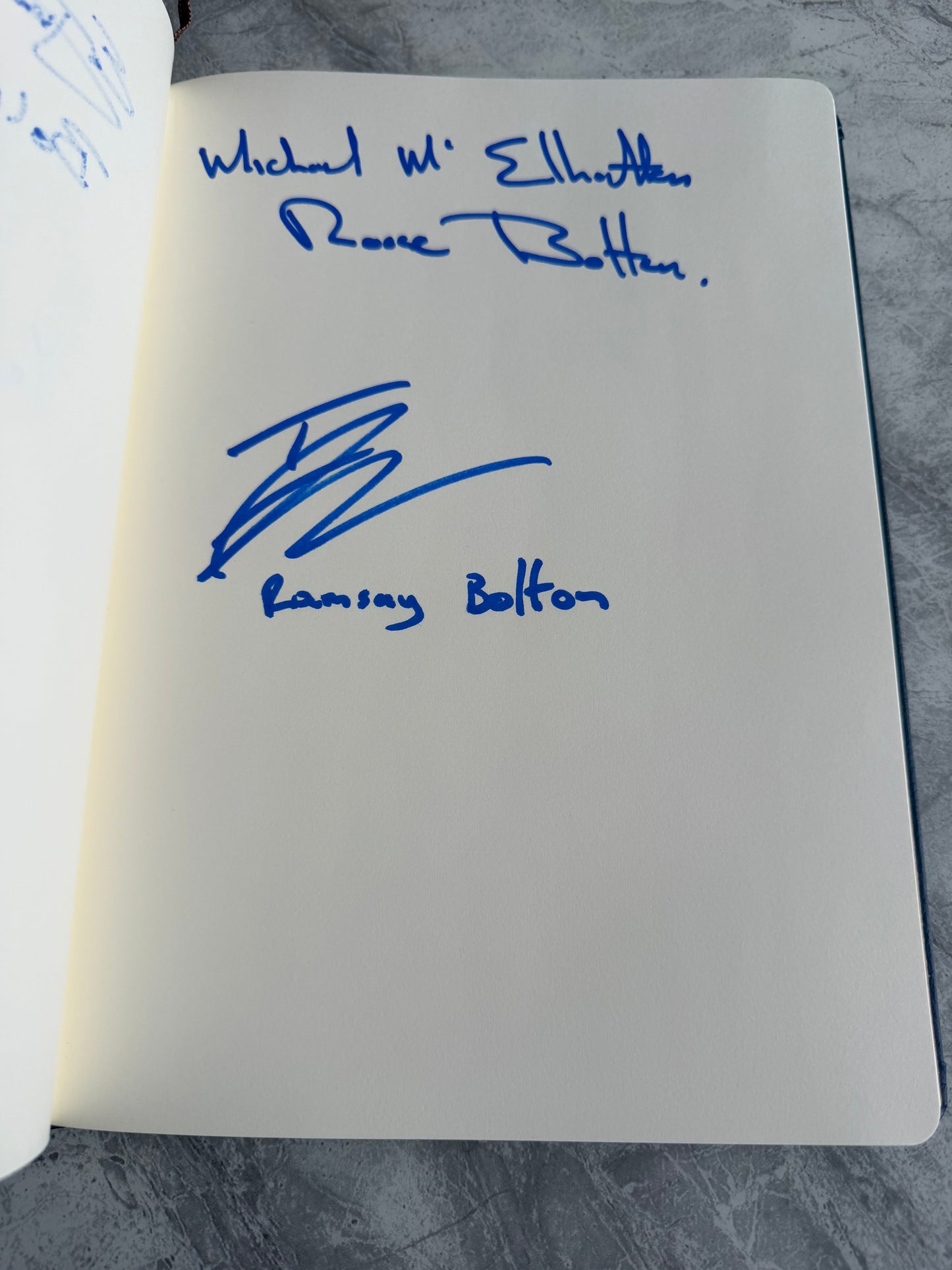 Game Of Thrones Autograph Book Signed By 25 Cast Members