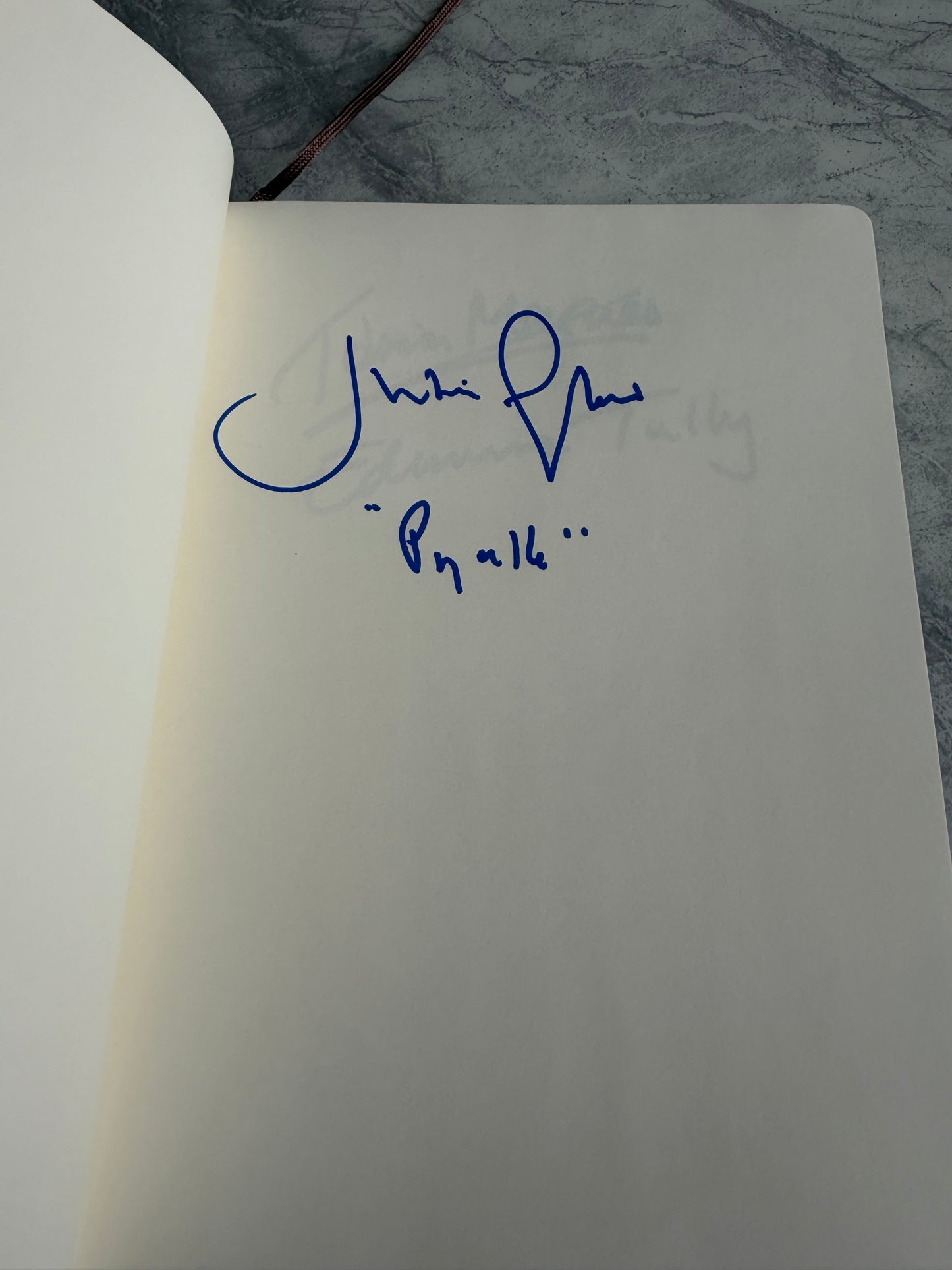 Game Of Thrones Autograph Book Signed By 25 Cast Members