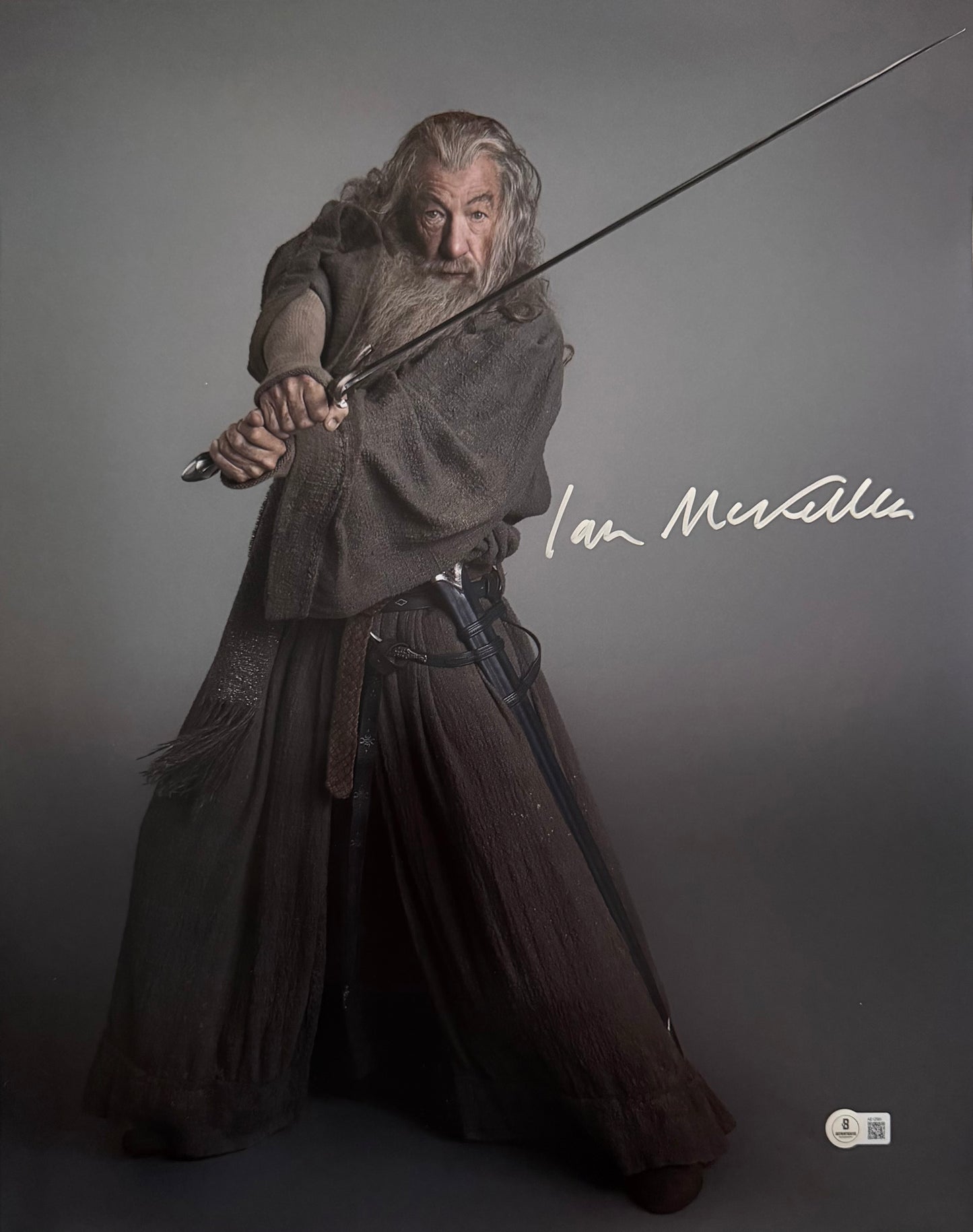 Sir Ian Mckellen Signed LOTR 16x20” Photo - Full Beckett Letter Of Authenticity