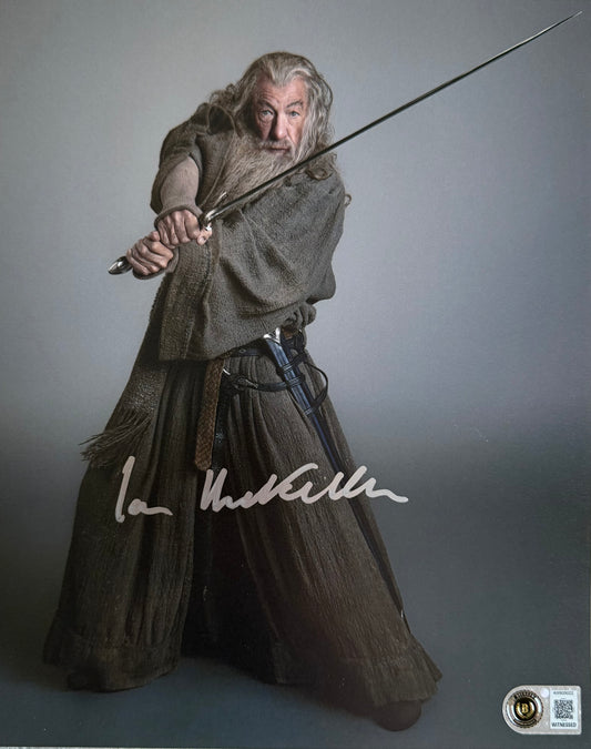 Sir Ian McKellen Signed The Lord Of The Rings 8x10” Photo - Beckett Witnessed Authentication