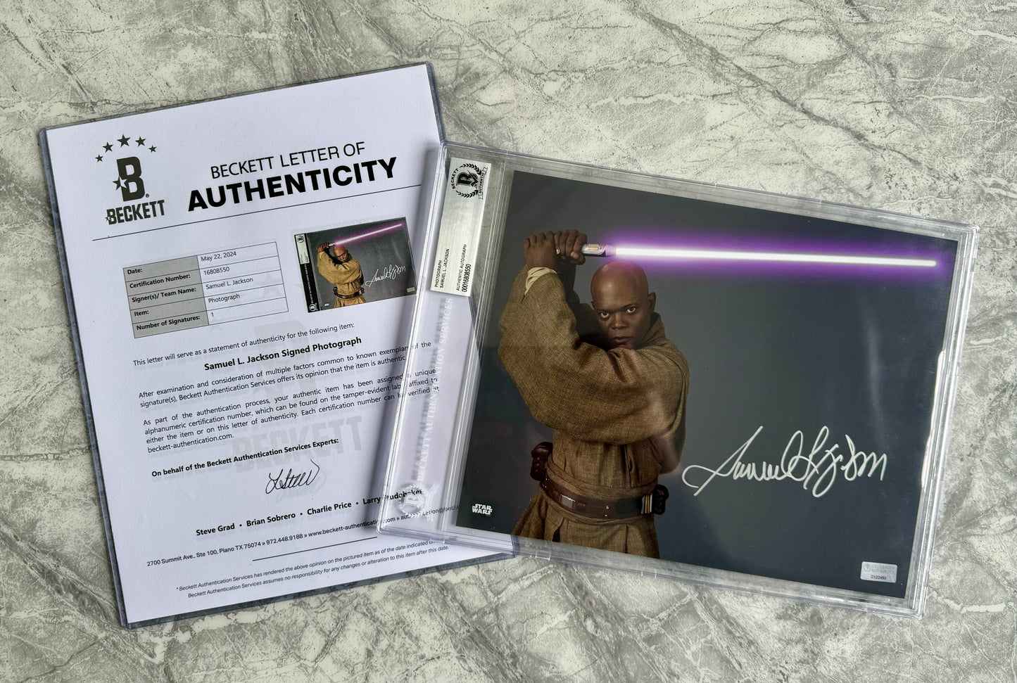 Samuel L.Jackson Signed Star Wars 8x10” Photo - Beckett Encapsulated With Full LOA