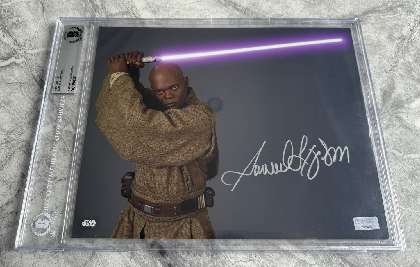 Samuel L.Jackson Signed Star Wars 8x10” Photo - Beckett Encapsulated With Full LOA